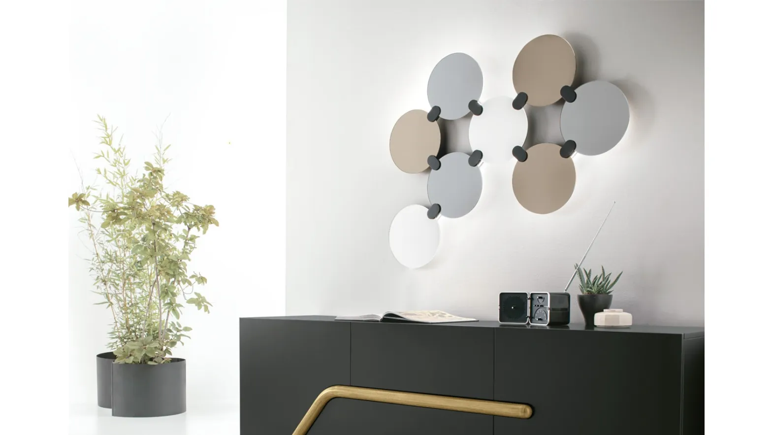 Specchio Atomo composto da 8 specchi con raccordo in metallo di Target Point