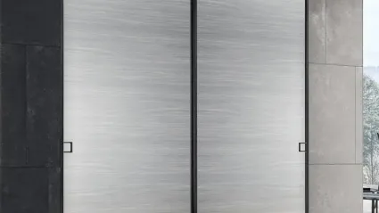 Porta scorrevole Grafite Glass Ghianda in vetro Satinato e Acidato Extrachiaro con telaio in alluminio di BiHome
