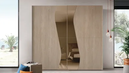Armadio Oceano materia Rovere Natura con specchio bronzo e profili titanio di Corso 11