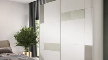 Armadio Scacco finitura Seta Bianco con inserti vetro laccato siliceo e pietro di Corso 11