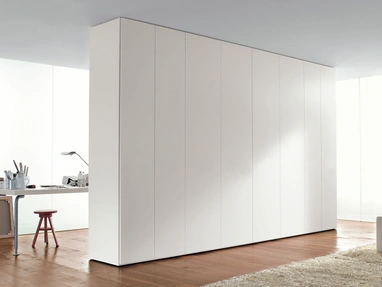 Armadio con ante battenti in laccato opaco bianco Start Lineare di Clever