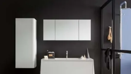 Mobile da Bagno sospeso in laccato bianco opaco e top in Corian Campus 04 di Birex