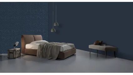 Letto imbottito in pelle scamosciata con giroletto Assido di Excò