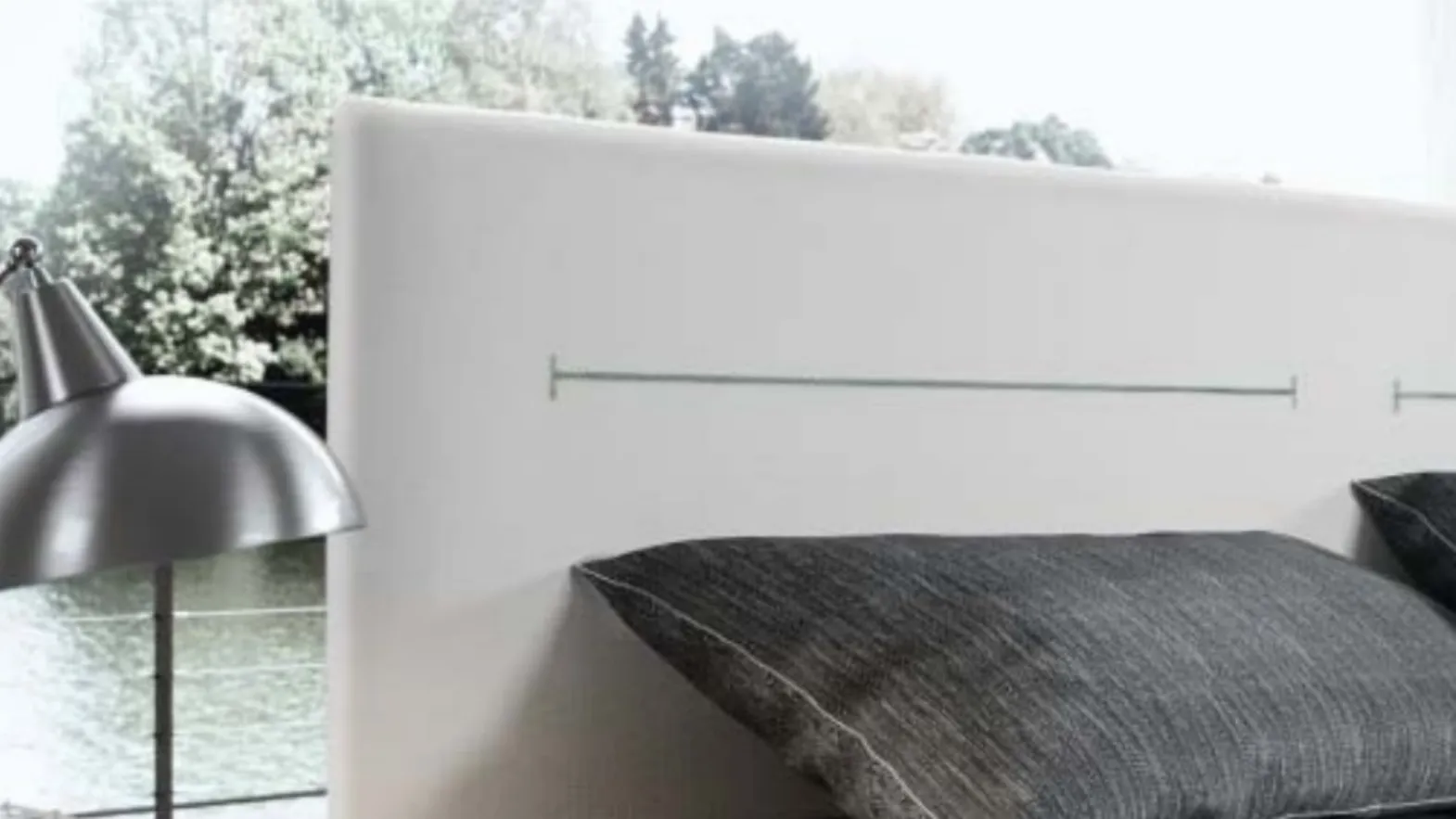 Letto moderno in tessuto con testiera City di Cinquepuntozero