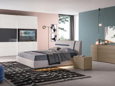 Letto Graffiti imbottito con testiera rivestito tessuto Bianco Grigio e righe Blu indaco di Corso 11