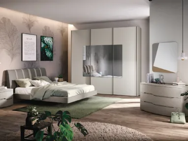 Letto Linea testata imbottita rivestita Similpelle Tabacco con righe grigio visone di Corso 11