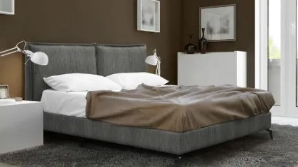 Letto matrimoniale in tessuto con testiera imbottita Pegaso di Salvetti