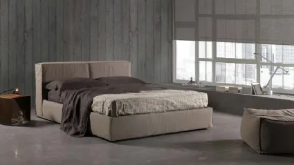 Letto in tessuto imbottito con testiera Soffice di Salvetti