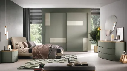 Letto Stilo Liscio con testata imbottito rivestito tessuto Canapa e cover grigio perlato di Corso 11