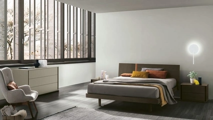 Letto con testiera Ken in materico rovere moka di Tomasella