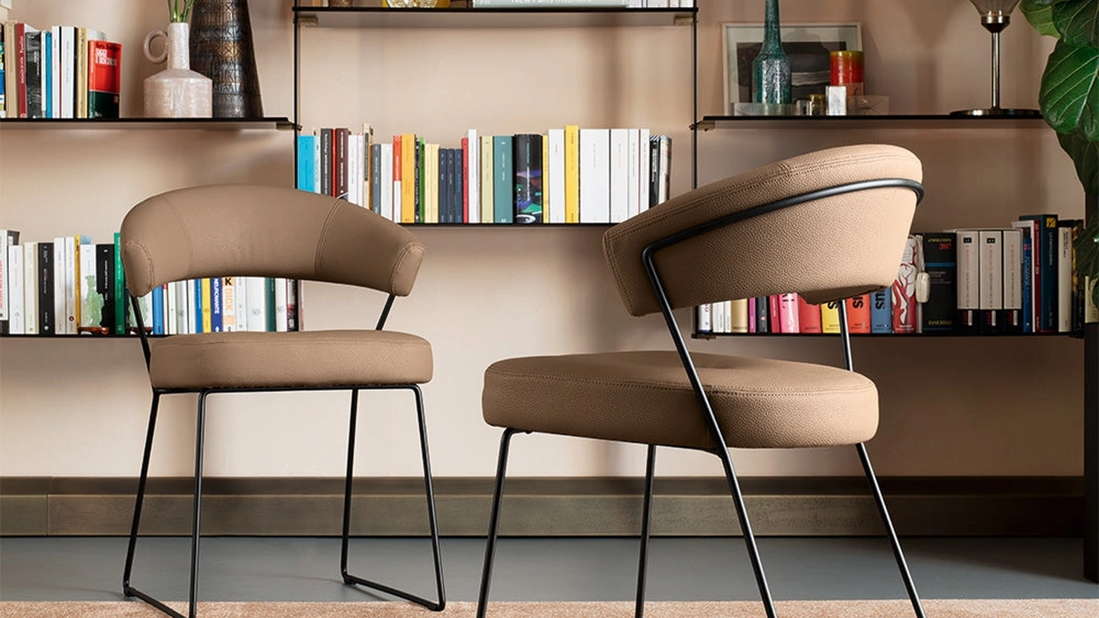 Sedia in ecopelle Ny Anniversary di Connubia