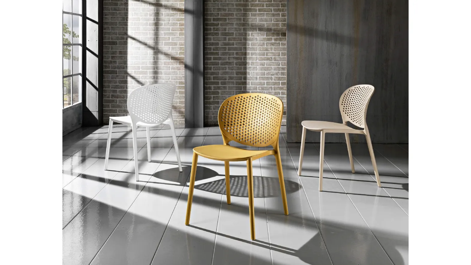 Sedia dalle linee tonde Deva in polipropilene di MaxHome