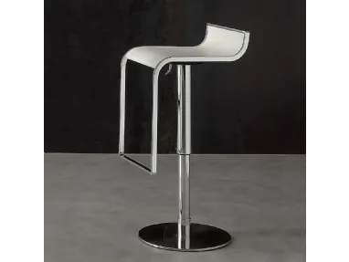 Sgabello regolabile di design con seduta in ecopelle e struttura in metallo cromato Mizar di La Seggiola