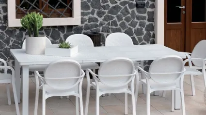 Tavolo allungabile Lepanto con top in polipropilene e base in alluminio verniciato di La Seggiola