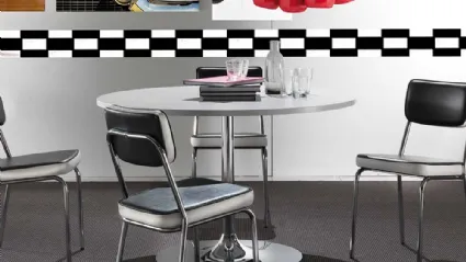 Tavolo rotondo Max in laminato bianco lucido con bordo svasato e struttura in metallo verniciato bianco di La Seggiola