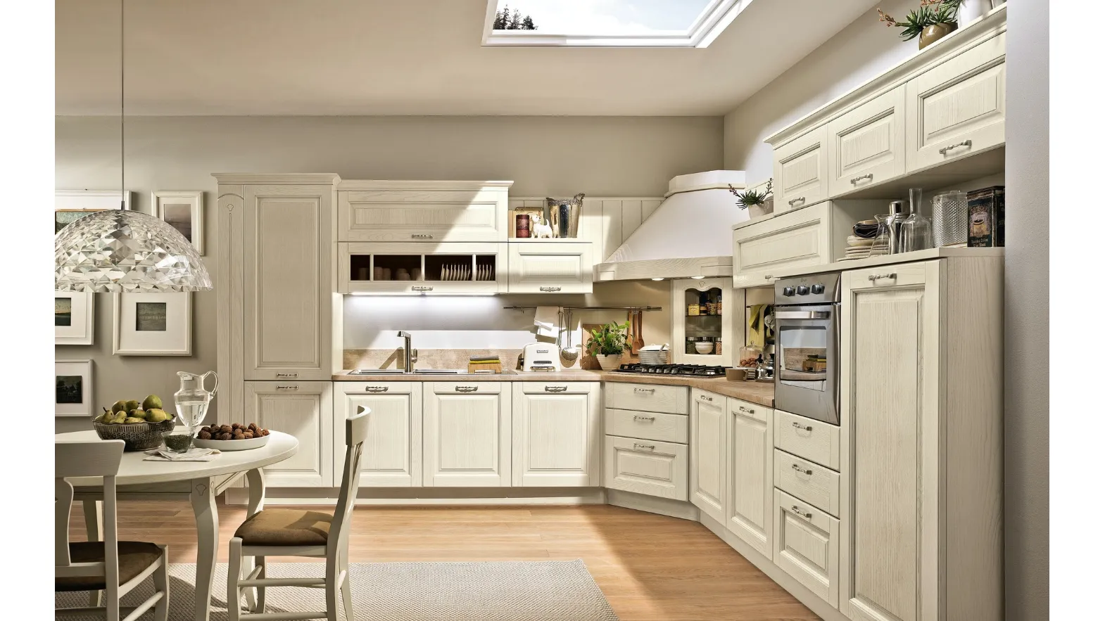 Cucina Classicha Bolgheri v5 in Rovere Finitura Burro, Maniglia MX0, Top Laminato Luserna Bianco di Stosa