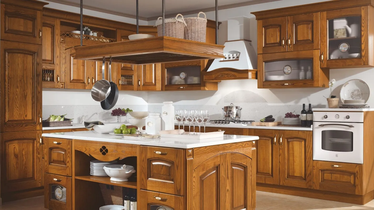 Cucina Classica Elena Composizione 02 in Castagno Chiaro di Mobilturi