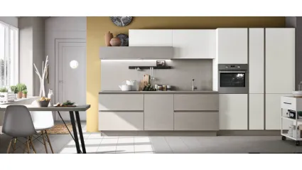 Cucina Moderna lineare Alevé v08 in laminato materico Pietra Piasentina e laccato UV Neve opaco di Stosa