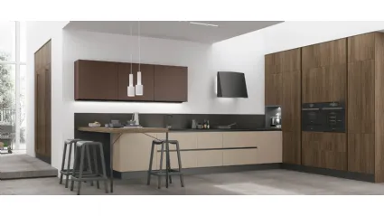 Cucina Moderna con penisola Infinity v04 in Pet e Rovere Liquirizia di Stosa