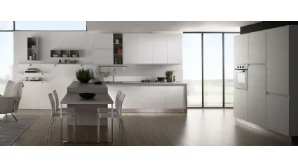 Cucina Moderna con penisola Luna in laccato Bianco di Mobilturi