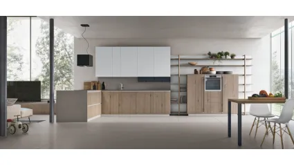 Cucina Moderna con penisola Natural v09 in Rovere Sahara dogato e pensili in laccato opaco di Stosa