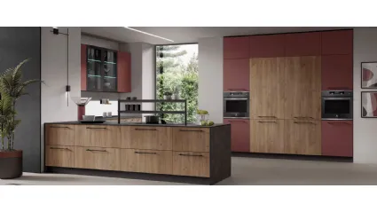 Cucina Moderna con penisola Nevada in Rovere Tabacco e Pet Terracotta opaco di Mobilturi