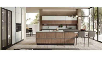 Cucina Moderna con isola Stratos in HPL cannettato noce chiaro e gres fokos sale di Mobilturi
