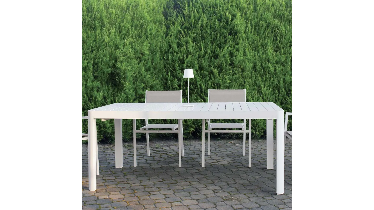 Tavolo Alluminium Table in alluminio verniciato bianco di La Seggiola