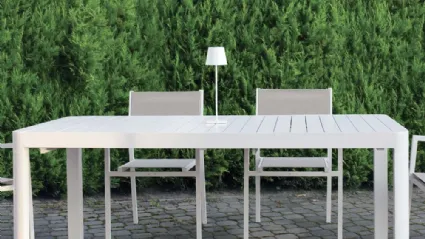 Tavolo Alluminium Table in alluminio verniciato bianco di La Seggiola