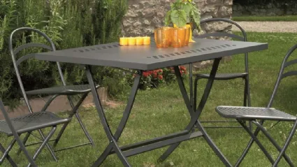 Tavolo da giardino Folding Table in acciaio zincato e verniciato poliestere per esterni di La Seggiola
