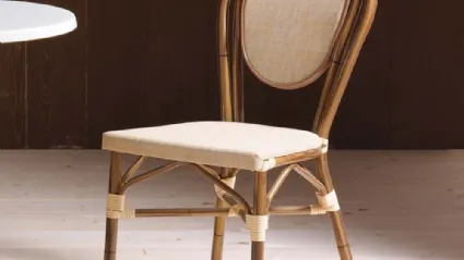 Sedia Jakarta in tessuto con struttura in alluminio ricoperto PVC effetto bambù di La Seggiola