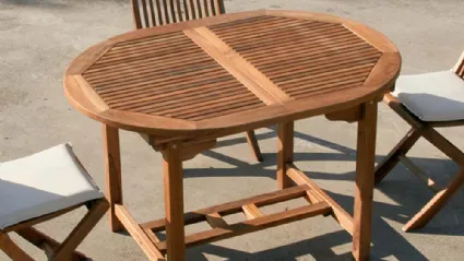 Tavolo da giardino allungabile Lipari in legno massello di teak indonesiano con finitura olio naturale di La Seggiola