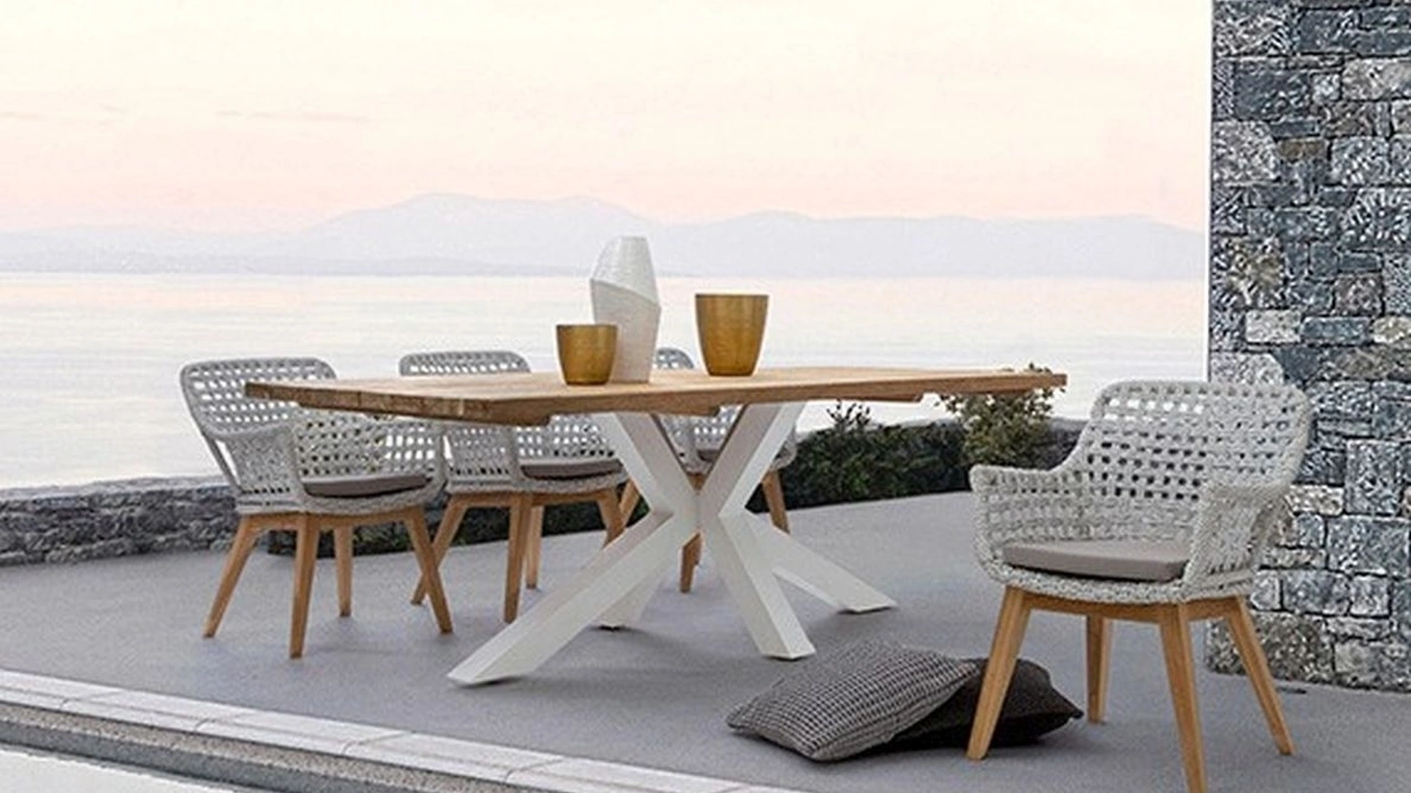 Tavolo in Teak riciclato e alluminio Ramsey di Bizzotto